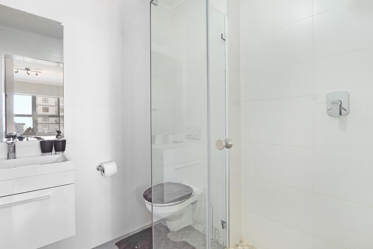 The Paragon 317 By Hostagents Apartment *